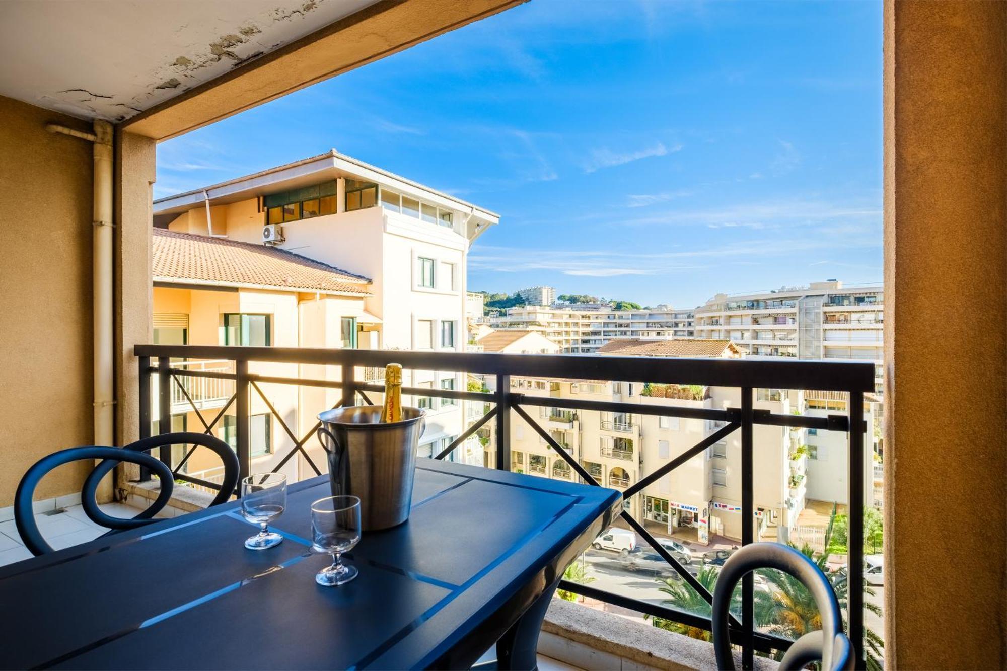 Residhotel Villa Maupassant Cannes Buitenkant foto