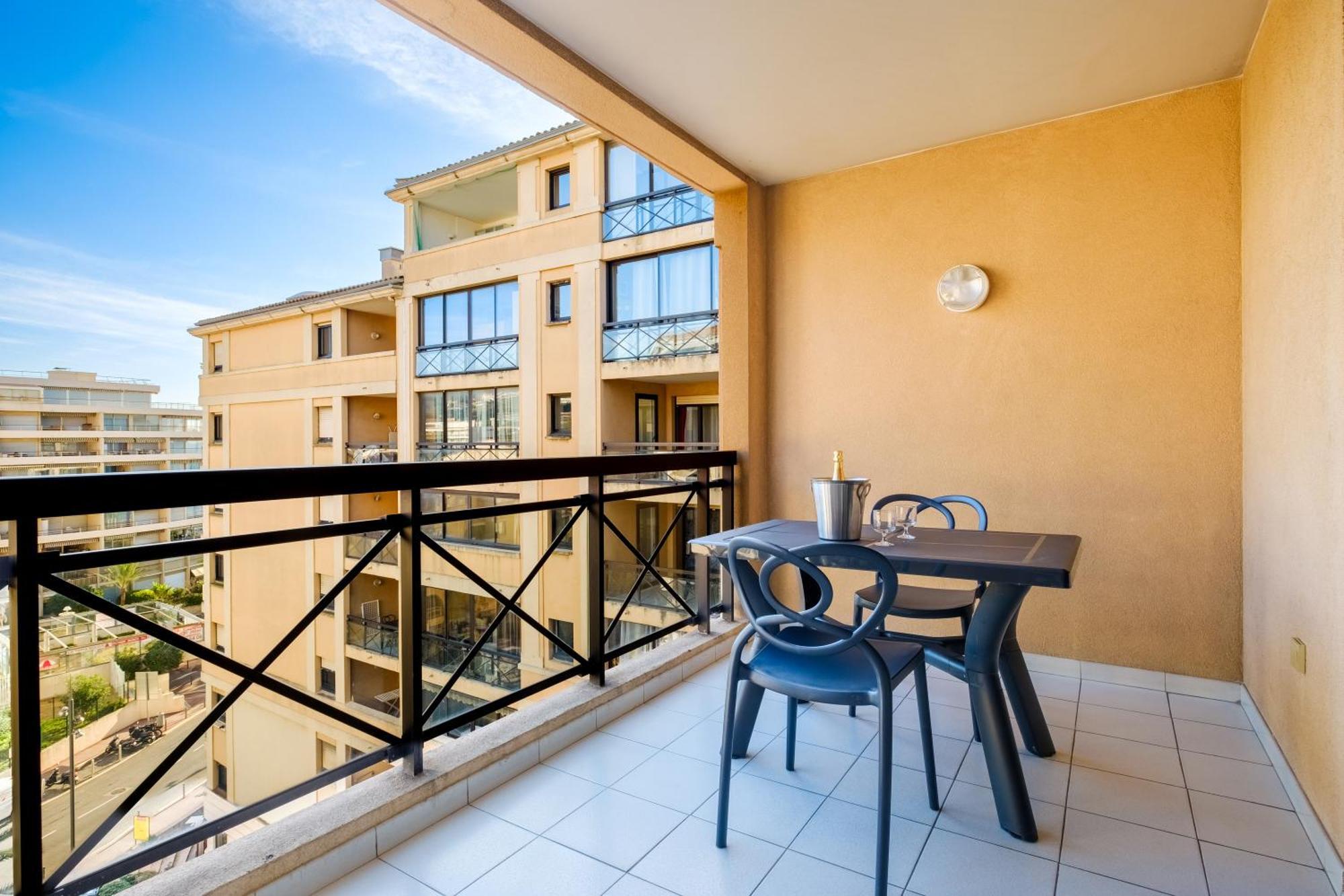 Residhotel Villa Maupassant Cannes Buitenkant foto