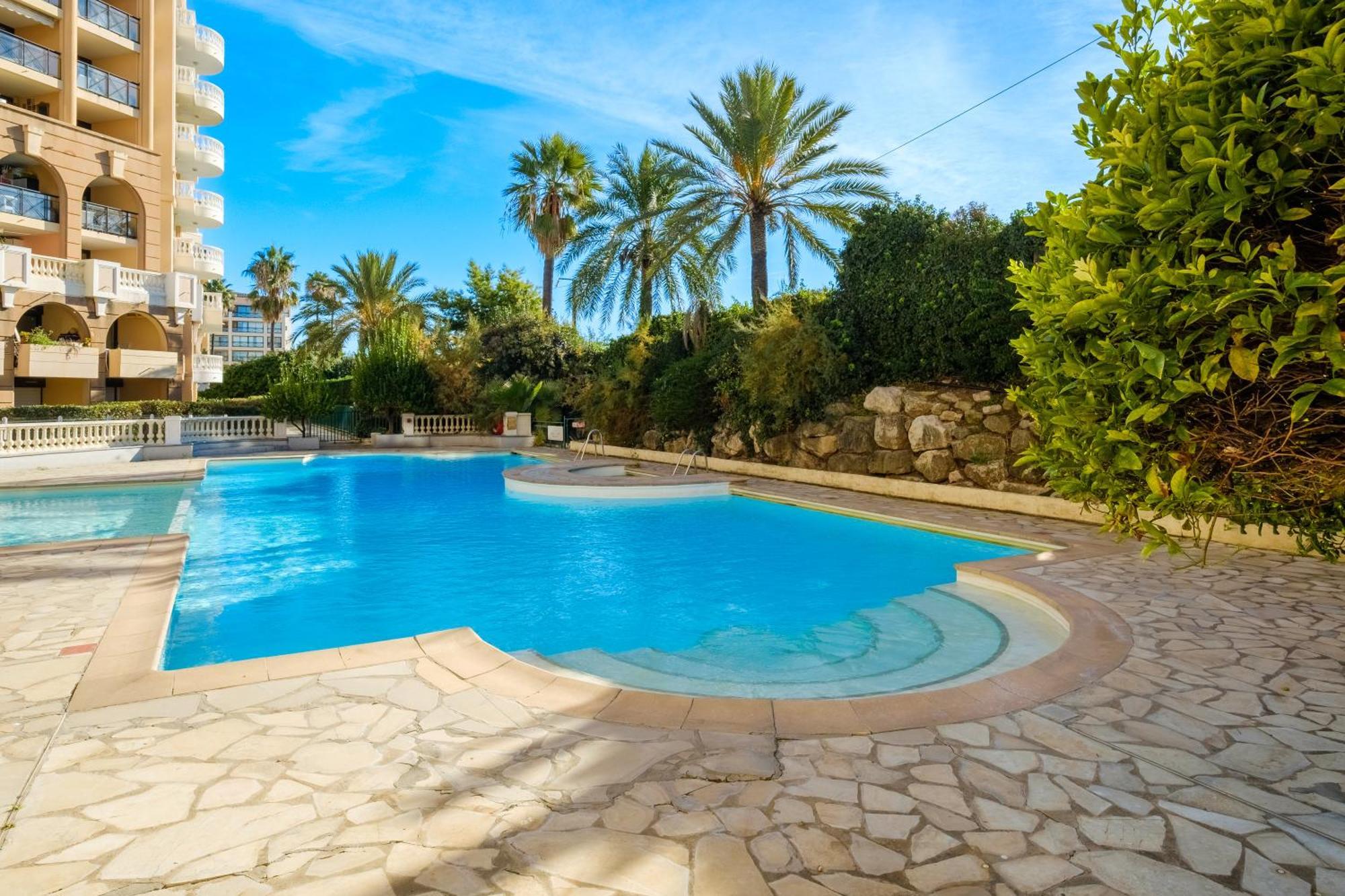 Residhotel Villa Maupassant Cannes Buitenkant foto