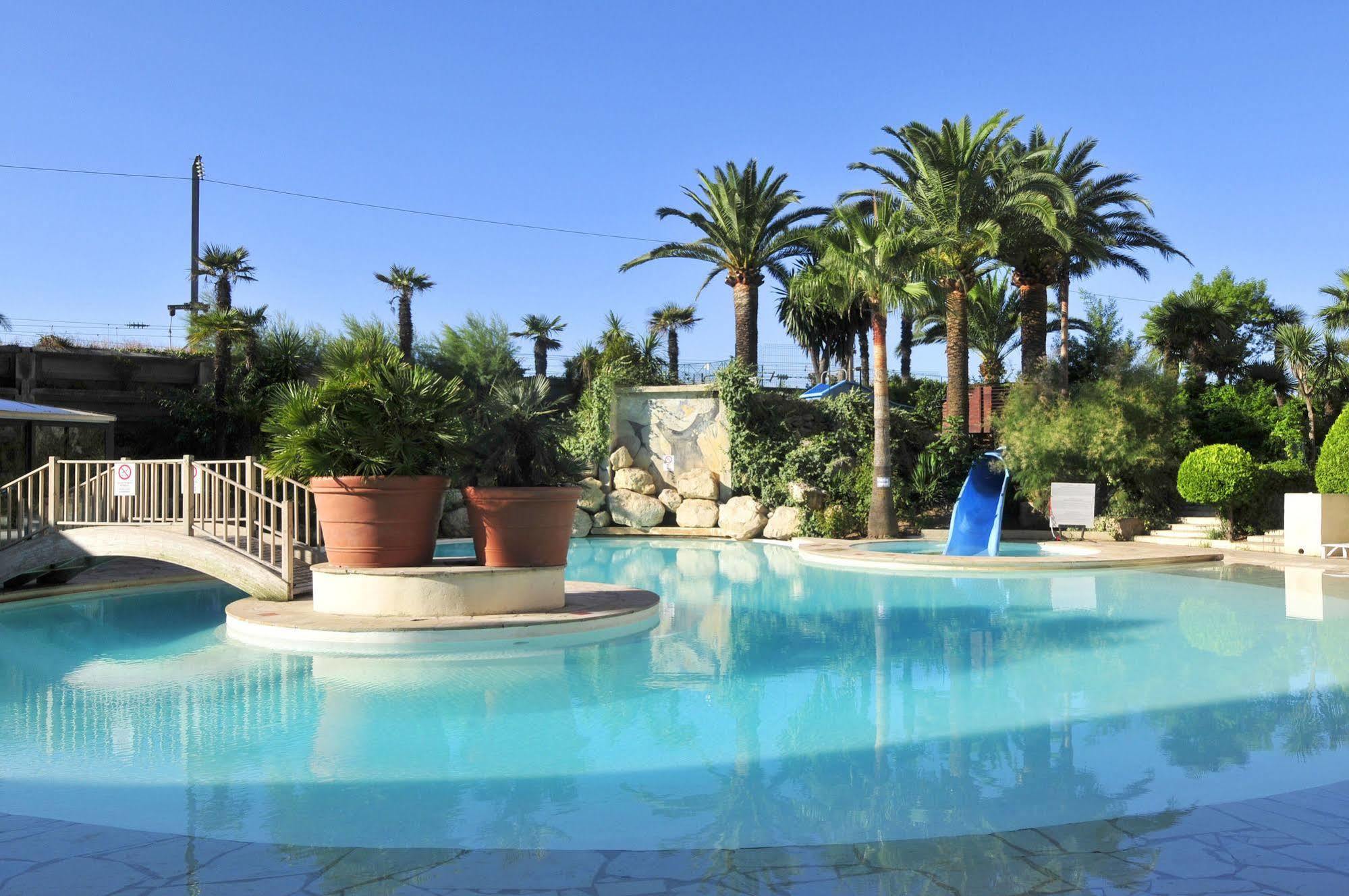 Residhotel Villa Maupassant Cannes Buitenkant foto